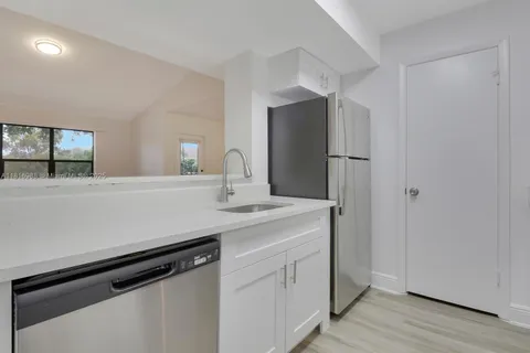 4341 W Mcnab Rd # 15, Pompano Beach FL 33069