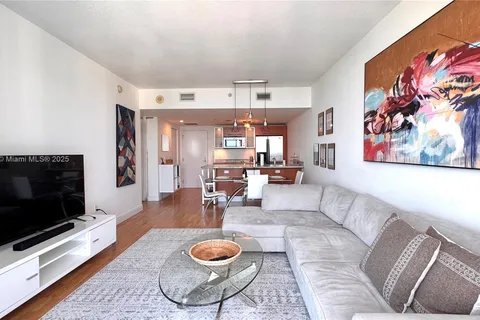 185 SW 7th St # 3908, Miami FL 33130