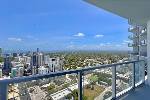 185 SW 7th St # 3908, Miami FL 33130