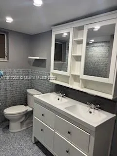 1710 NE 191st St # 3, Miami FL 33179
