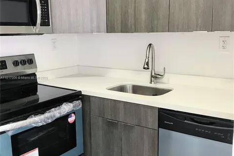 740 81st St # 2, Miami Beach FL 33141
