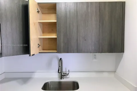 740 81st St # 2, Miami Beach FL 33141