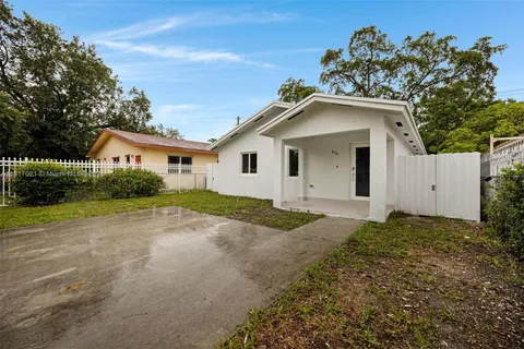 6721 NW 5th Ave, Miami FL 33150