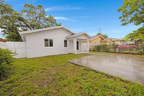 6721 NW 5th Ave, Miami FL 33150