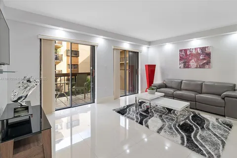 5249 NW 7th St # 203, Miami FL 33126