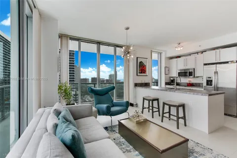 79 SW 12th St, Miami FL 33130