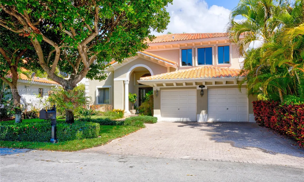 7665 SW 193rd LN, Cutler Bay FL 33157