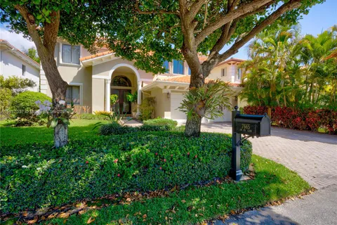 7665 SW 193rd LN, Cutler Bay FL 33157