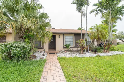 12023 SW 110th St Cir E # 0, Miami FL 33186