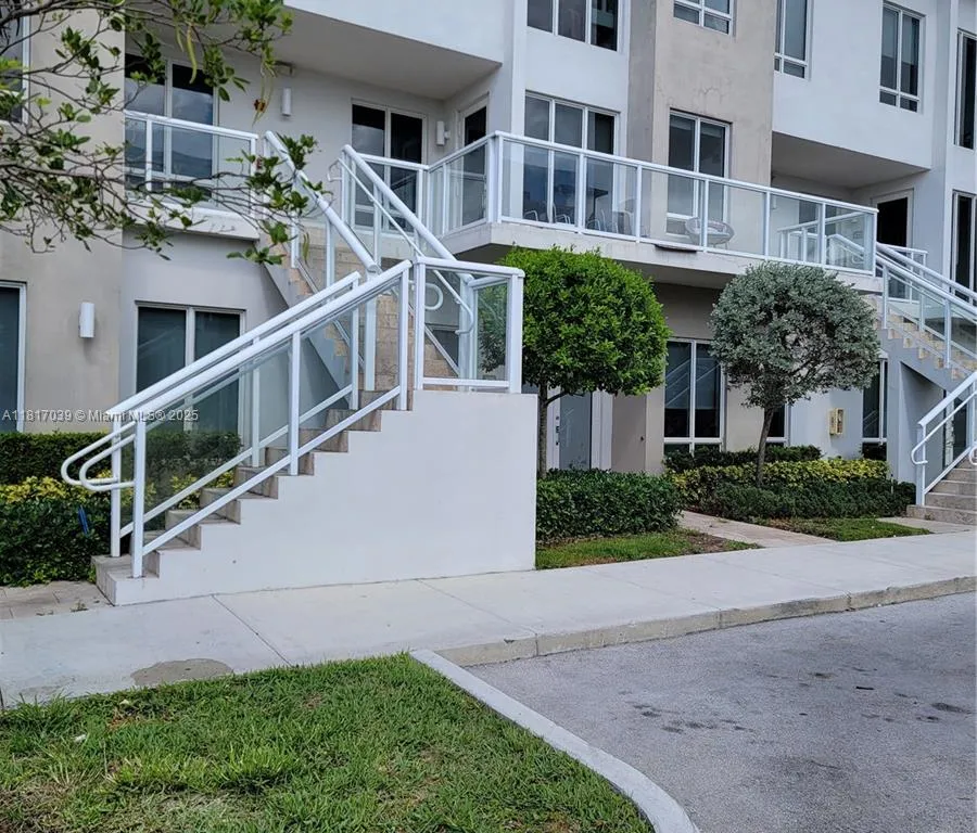 6310 NW 103rd Pl # 202, Doral FL 33178