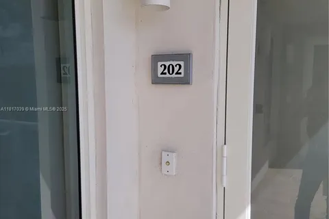 6310 NW 103rd Pl # 202, Doral FL 33178
