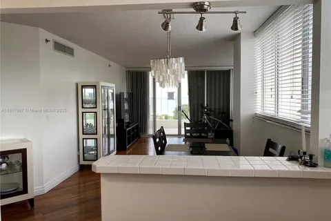 6422 Collins Ave # 501, Miami Beach FL 33141