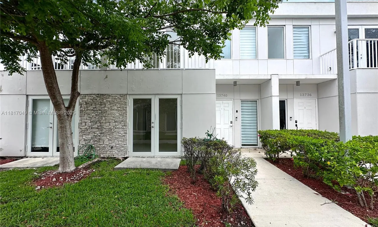 13740 SW 259th St, Homestead FL 33032