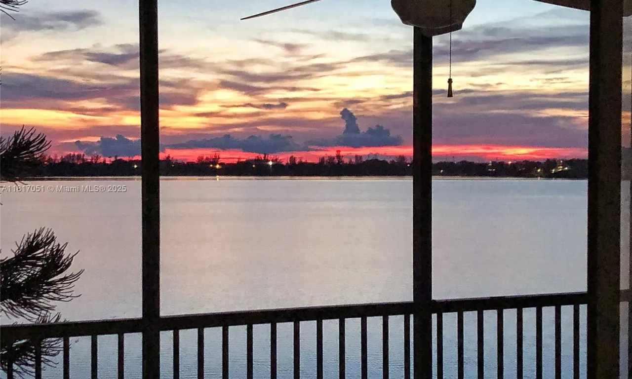 111 Lake Emerald Dr # 307, Oakland Park FL 33309