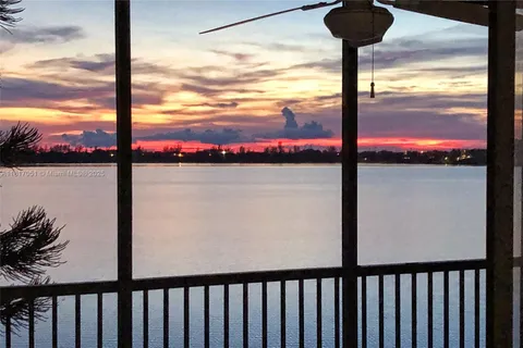 111 Lake Emerald Dr # 307, Oakland Park FL 33309
