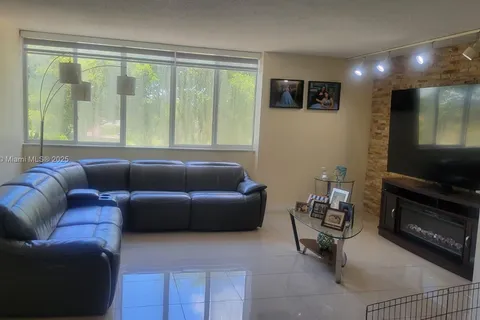6841 SW 147th Ave # 3H, Miami FL 33193