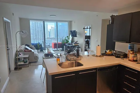 90 SW 3rd St # 3301, Miami FL 33130