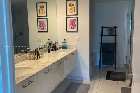 500 Brickell Ave # 1705, Miami FL 33131