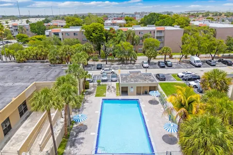 8635 NW 8th St # 104, Miami FL 33126