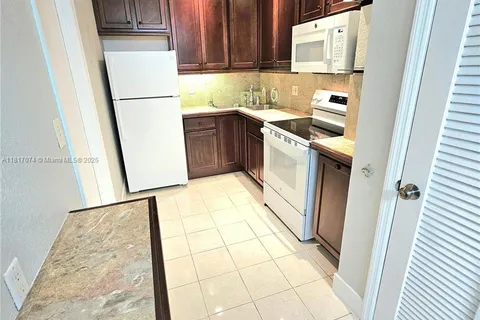 2424 SE 17th Cswy # 204B, Fort Lauderdale FL 33316