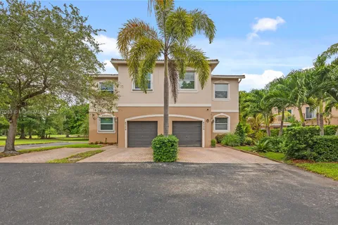 8328 Lagos De Campo Blvd, Tamarac FL 33321