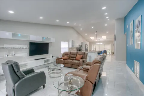 10631 NW 32nd Ct, Coral Springs FL 33065
