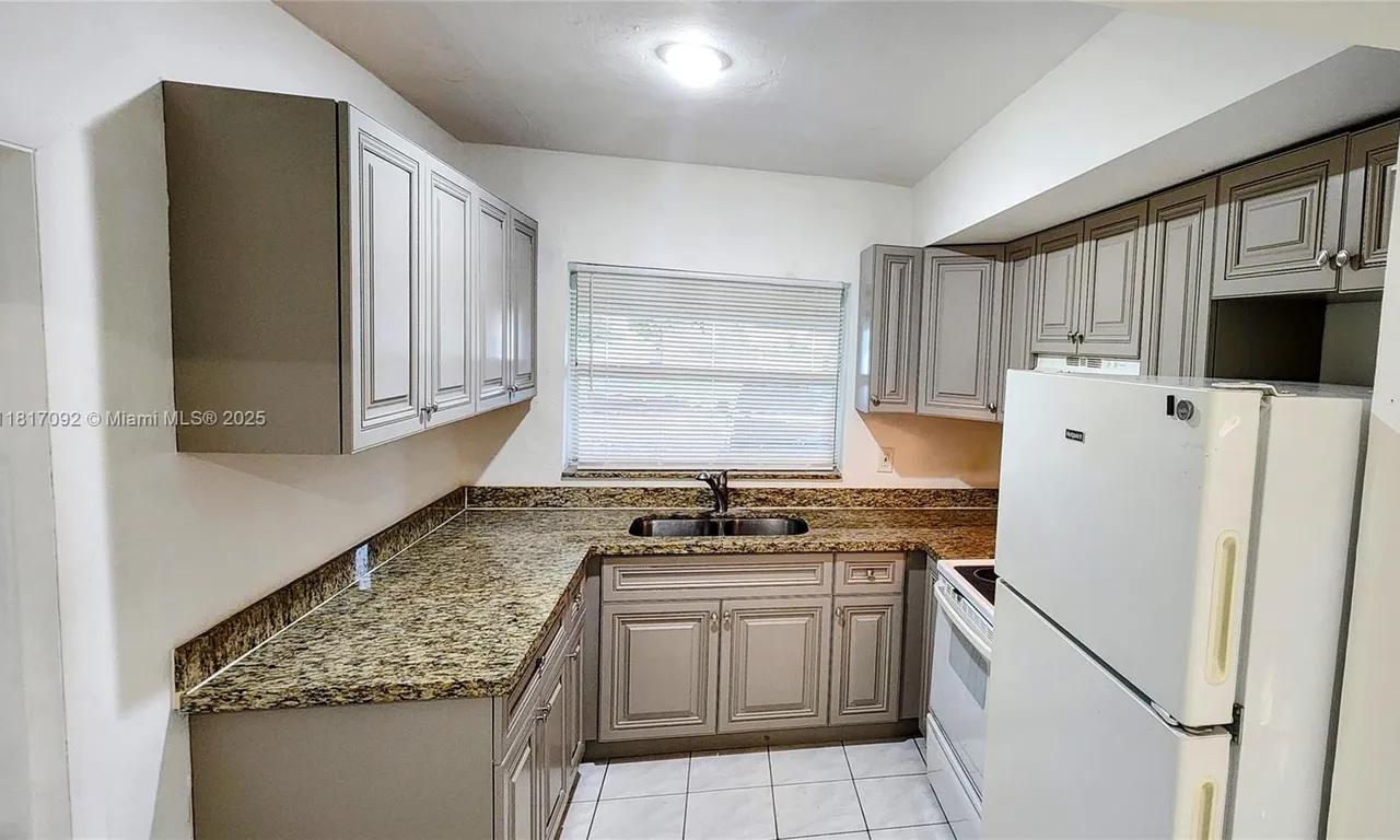 1802 N 22nd Ave, Hollywood FL 33020
