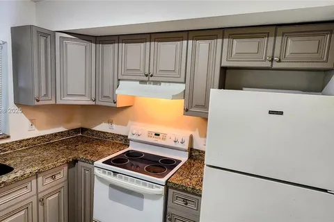 1802 N 22nd Ave, Hollywood FL 33020