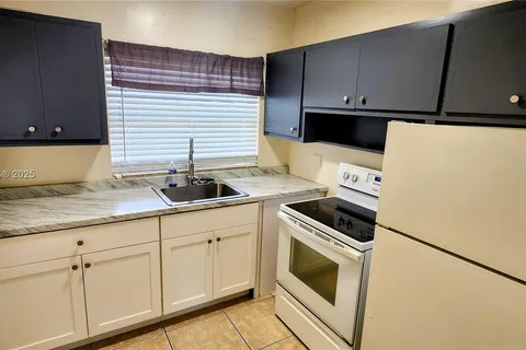 2980 NW 43rd Ter # 108, Lauderdale Lakes FL 33313