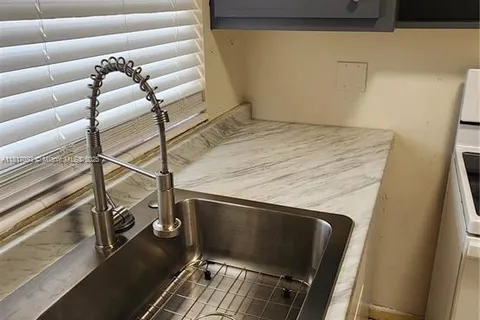 2980 NW 43rd Ter # 108, Lauderdale Lakes FL 33313