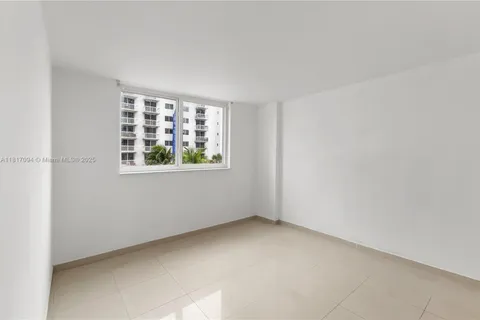345 Ocean Dr # 321, Miami Beach FL 33139