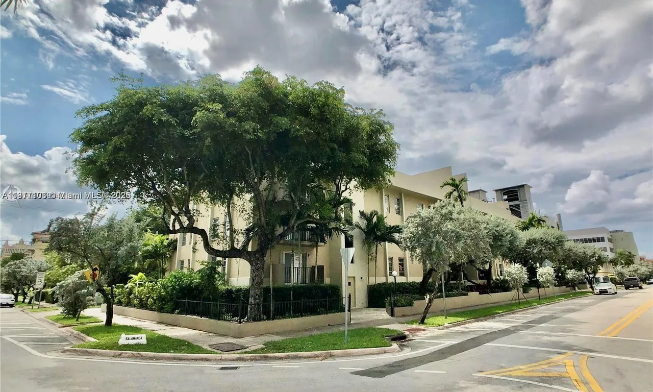 110 Salamanca Ave # 207, Coral Gables FL 33134