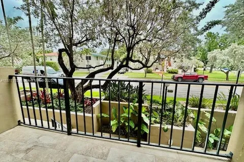110 Salamanca Ave # 207, Coral Gables FL 33134