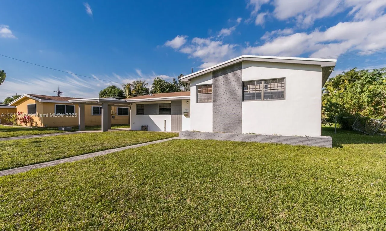 1121 NE 175th St, North Miami Beach FL 33162