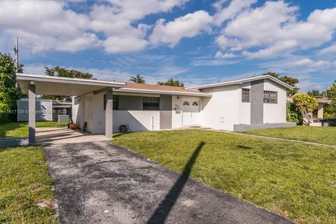 1121 NE 175th St, North Miami Beach FL 33162