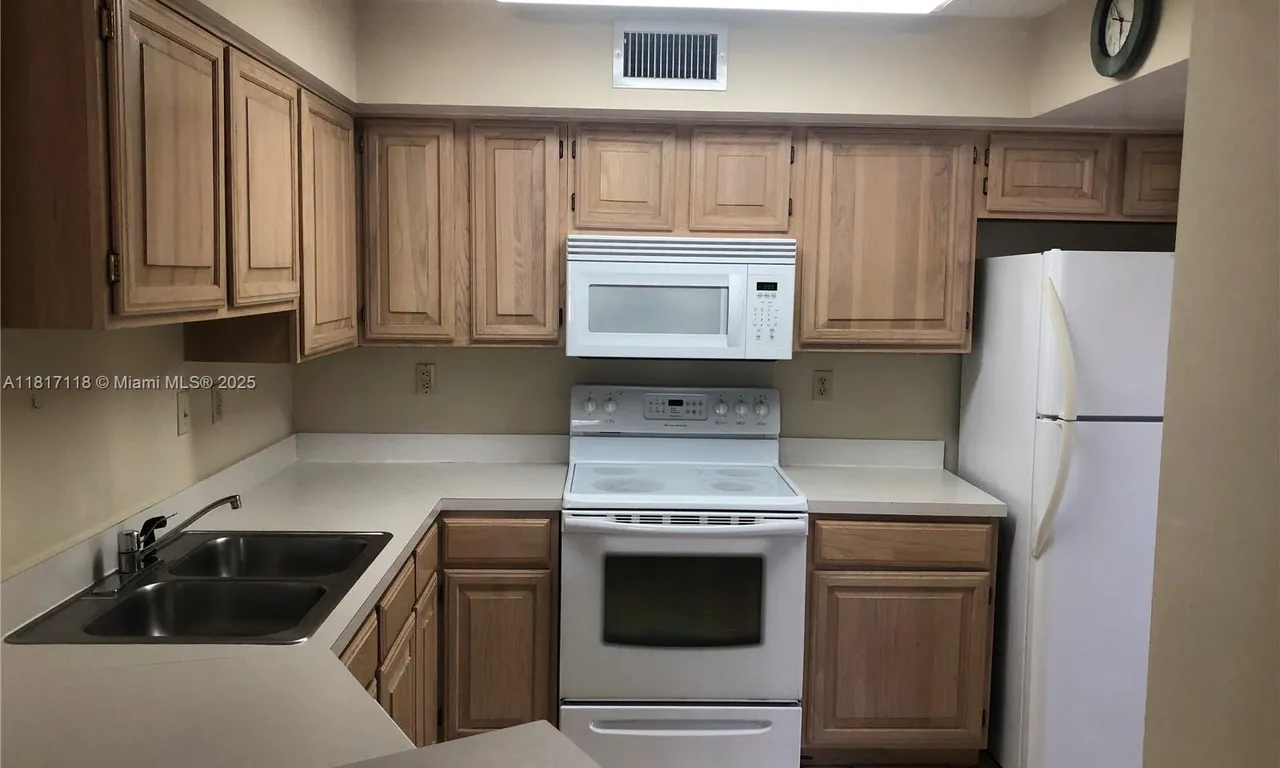 1280 S Alhambra Cir # 2201, Coral Gables FL 33146
