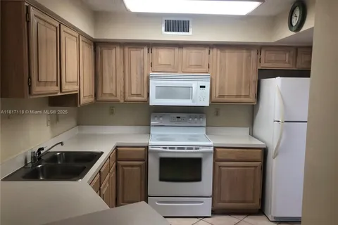 1280 S Alhambra Cir # 2201, Coral Gables FL 33146