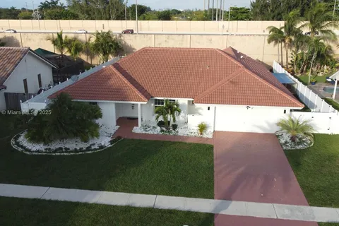 1550 SW 52nd Ter, Plantation FL 33317