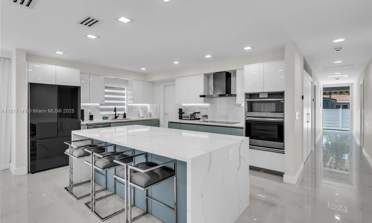 1045 Hollywood Blvd # 1045, Hollywood FL 33019