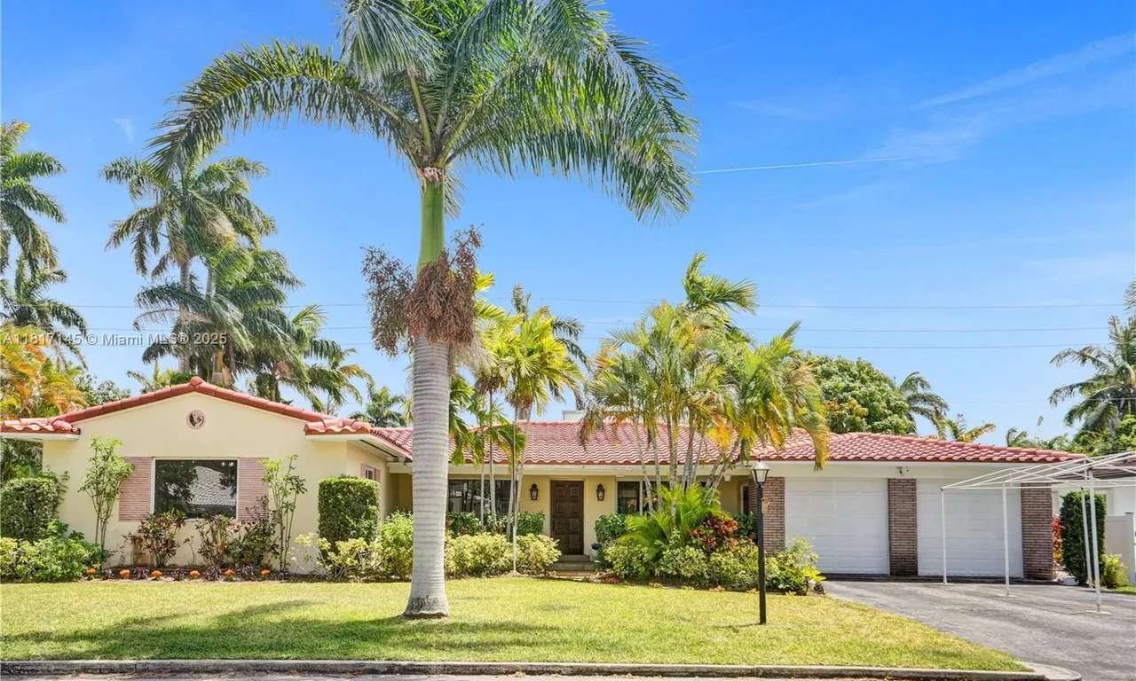 1242 Adams St, Hollywood FL 33019