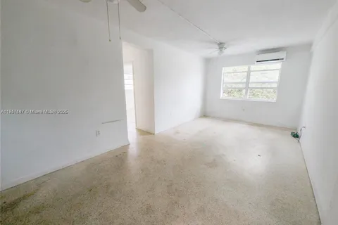 2000 NW 29th St # 6, Miami FL 33142