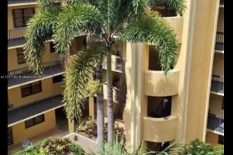 6575 W Oakland Park Blvd # 516, Lauderhill FL 33313