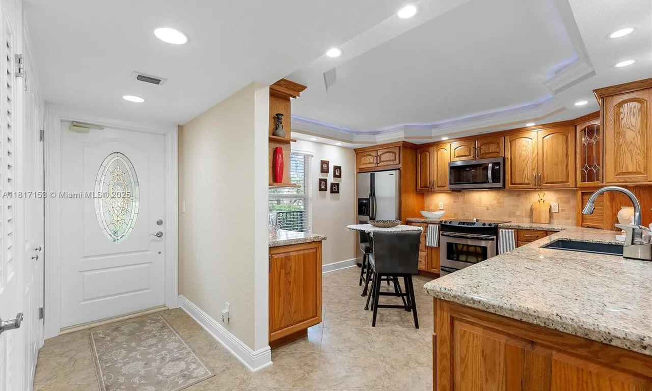 150 S Hollybrook Ter # 201, Pembroke Pines FL 33025
