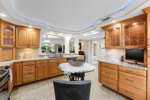 150 S Hollybrook Ter # 201, Pembroke Pines FL 33025