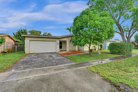 7231 NW 20th St, Sunrise FL 33313