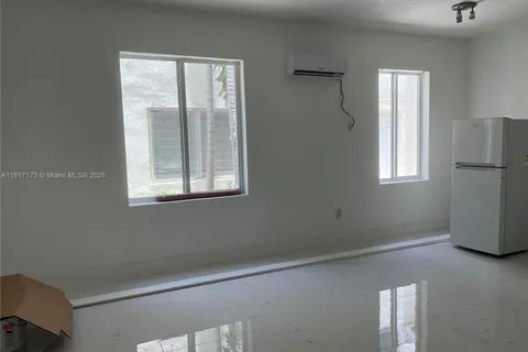 7920 Harding Ave # 4, Miami Beach FL 33141