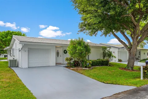1110 NW 90th Way, Plantation FL 33322