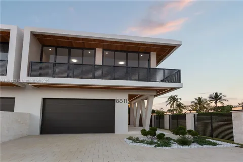 8811 SW 56 St, Miami FL 33165