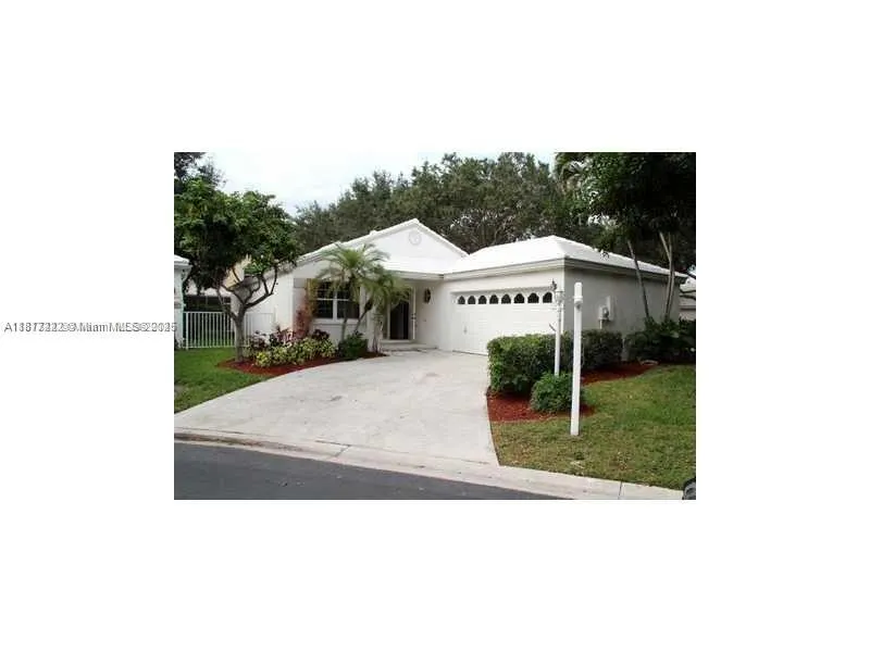 9462 NW 8th Cir, Plantation FL 33324