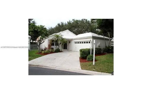 9462 NW 8th Cir, Plantation FL 33324